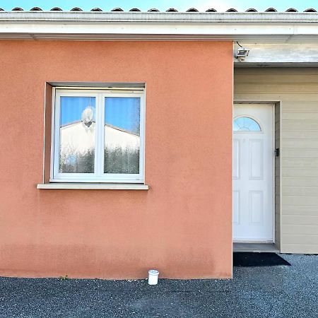 Logement Thermale Et De Tourisme Les Acacias 2 Jonzac Dış mekan fotoğraf