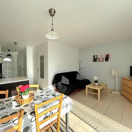 Logement Thermale Et De Tourisme Les Acacias 2 Jonzac Dış mekan fotoğraf